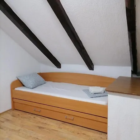 Planinska Kuca Steki Arandjelovac